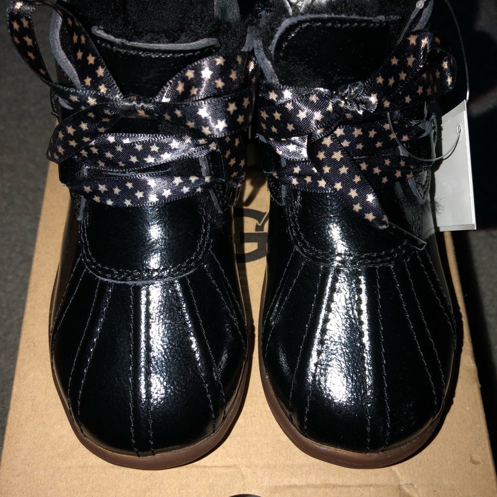 Brand new Uggs boots size 6.5 infants black